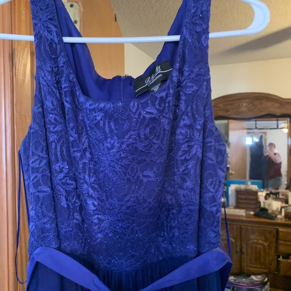 Women’s formal dress - Picture 3 of 6